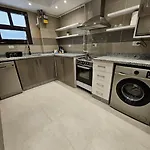 Luxury 2 Bedroom Residence By A1 - 102